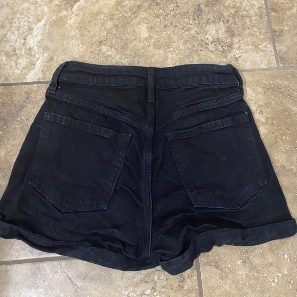 Old Navy High Rise Shorts - Picture 4 of 4